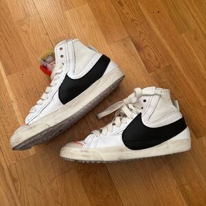 Nike sneakers Trailblazers large swoosh